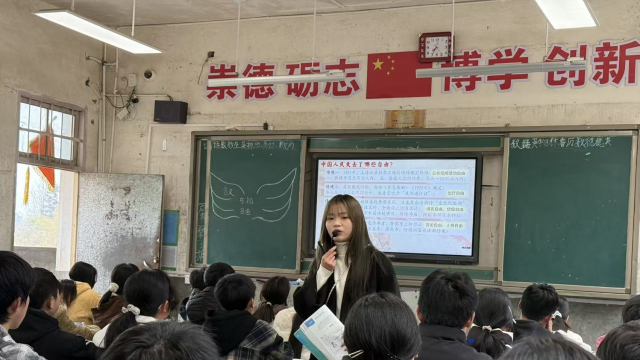 Сɳ������ѧ�·���ʷ�����鿪չ���������ɡ�ͬ���칹�-������