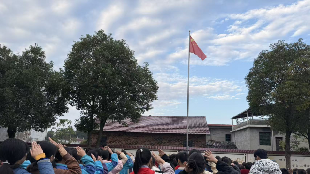 �Ļ��ж���ʫ��ͬ�С�����������ͤ��С����������ʽ�߹�ʫ�ʱ�ƴȫ�ܾ����佱��ʽ